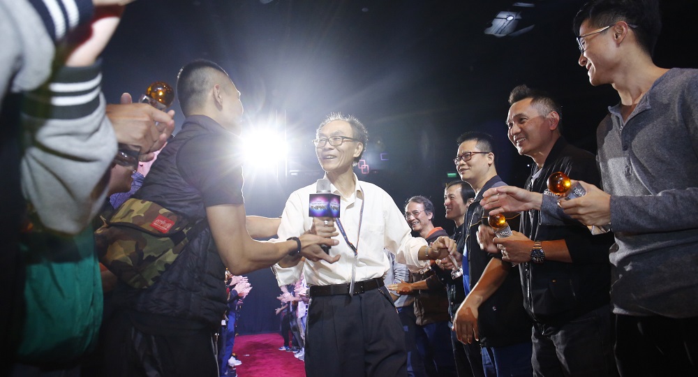 History is made as Popo Wai, Service Technician II (centre), becomes our very first Talent to retire from HKBN.