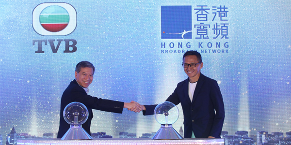 HKBN and TVB’s synergetic partnership is captured in a strong handshake between TVB Executive Director and Group CEO Mark Lee (left) and HKBN Co-Owner and Executive Vice-chairman William Yeung.